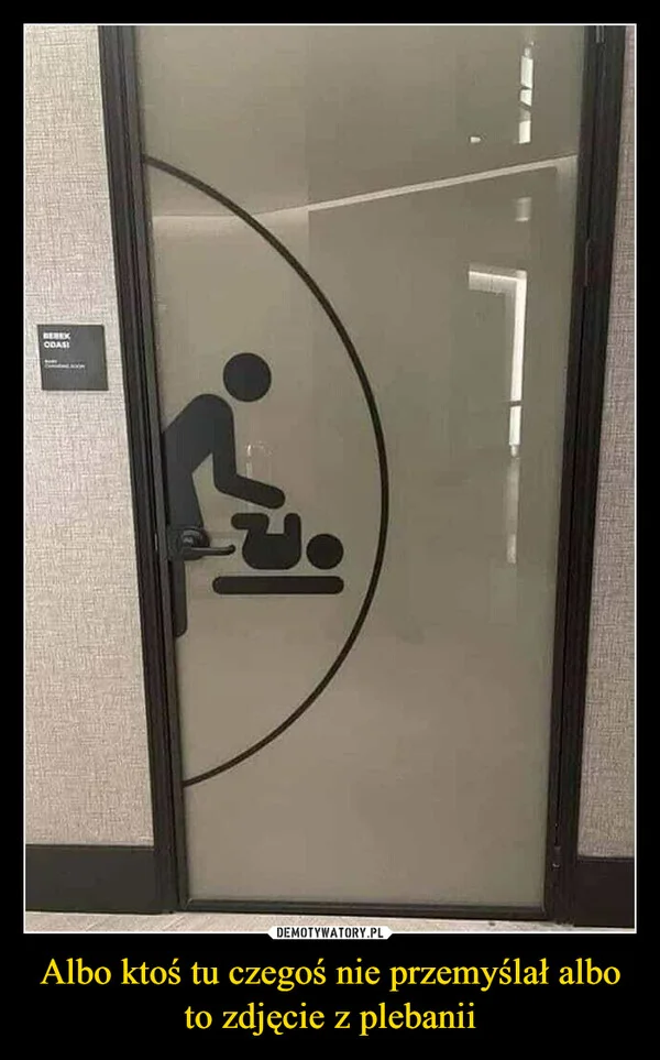 Albo ktoś tu czegoś nie przemyślał albo to zdjęcie z plebanii