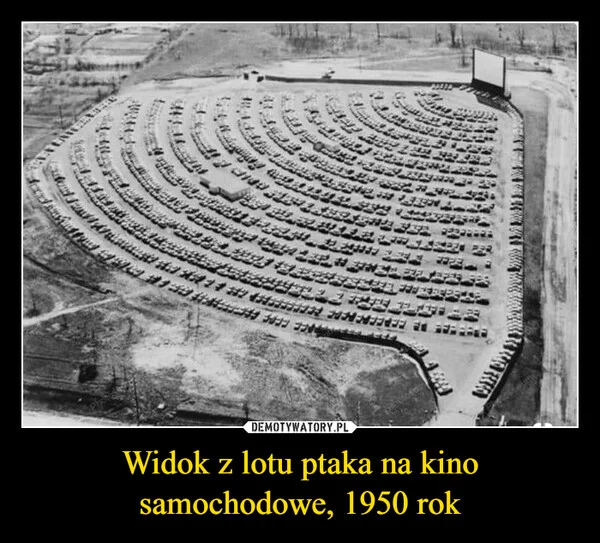 Widok z lotu ptaka na kino samochodowe, 1950 rok