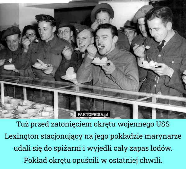 Tuż przed zatonięciem okrętu wojennego USS Lexington stacjonujący na jego