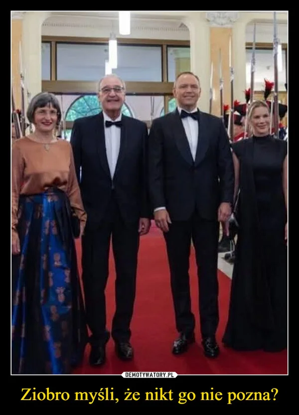 
    Ziobro myśli, że nikt go nie pozna?