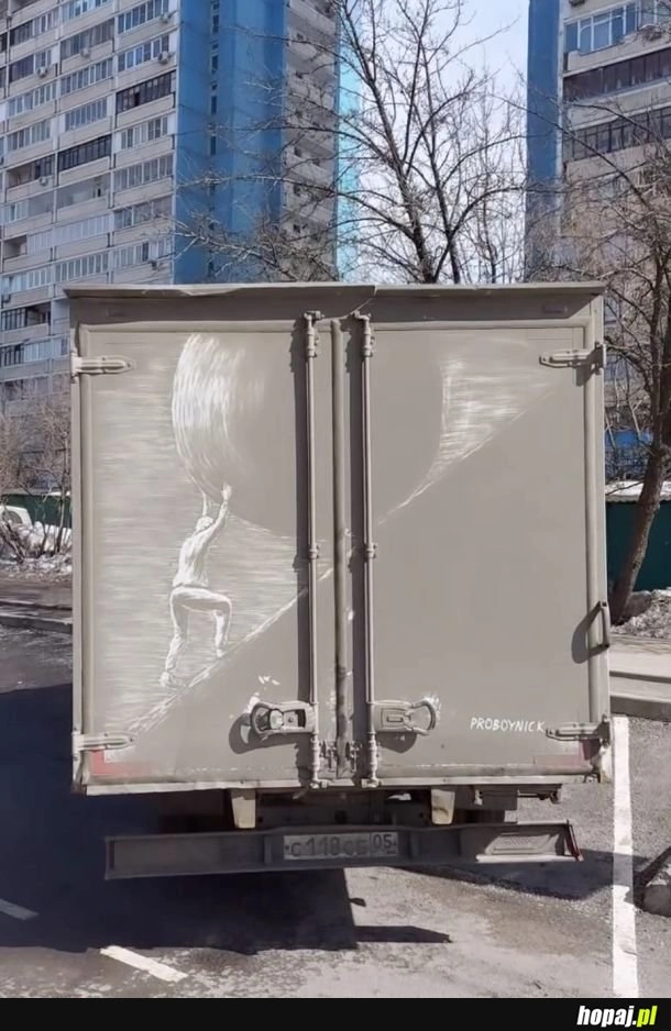 Nie jeżdżę na myjnie, bo czekam aż ktoś z mojego auta zrobi dzieło sztuki.