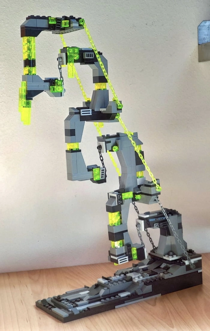 Multi level tensegrity tower