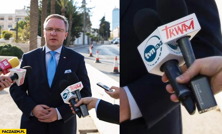 Mikrofony TVN24 Trwam w jednej ręce wywiad